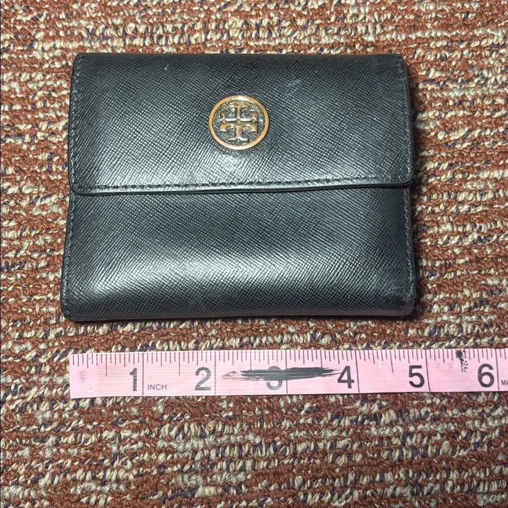 Tory Burch Black pebbles Leather Wallet tri-fold metallic interior designer